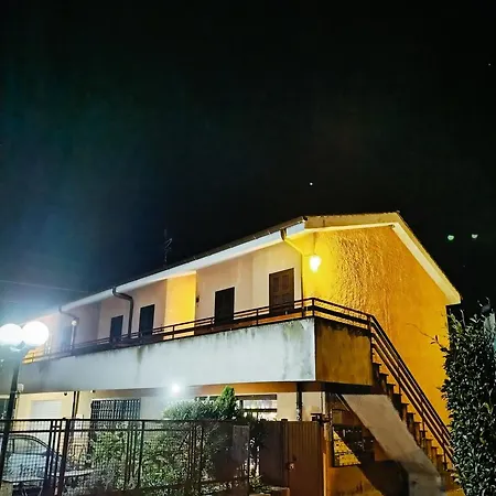 Giulia's Cozy Retreat Apartment Cesano